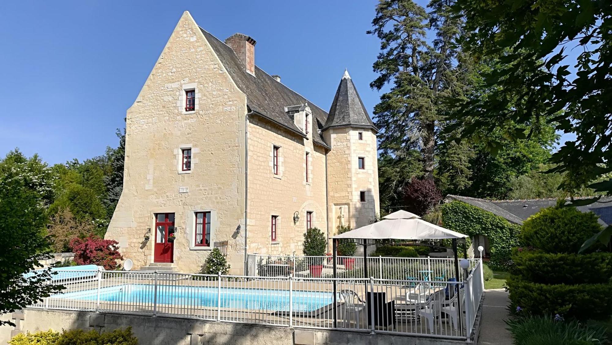 Manoir De L'Abbaye Bed & Breakfast Seuilly Bagian luar foto