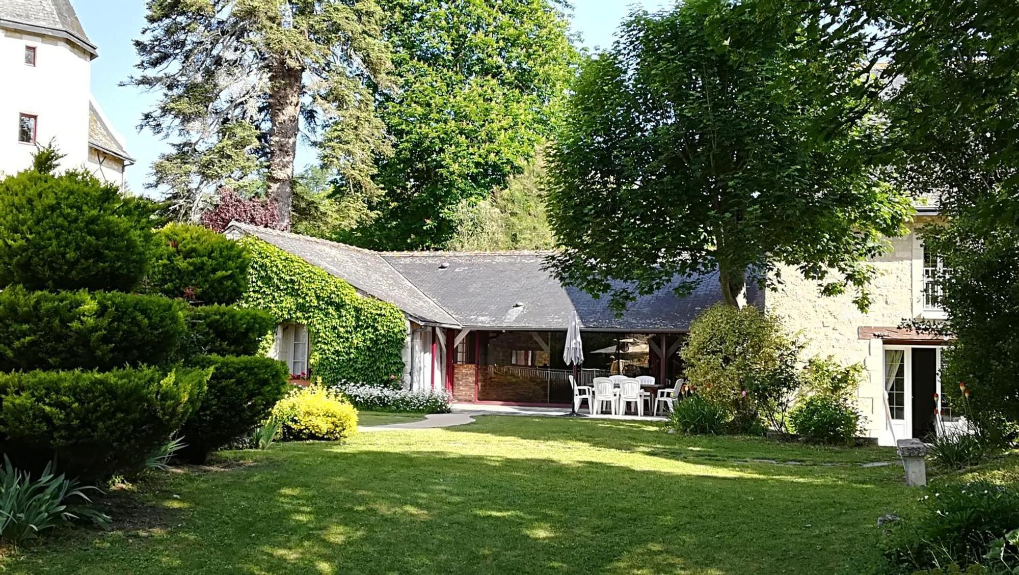 Manoir De L'Abbaye Bed & Breakfast Seuilly Bagian luar foto
