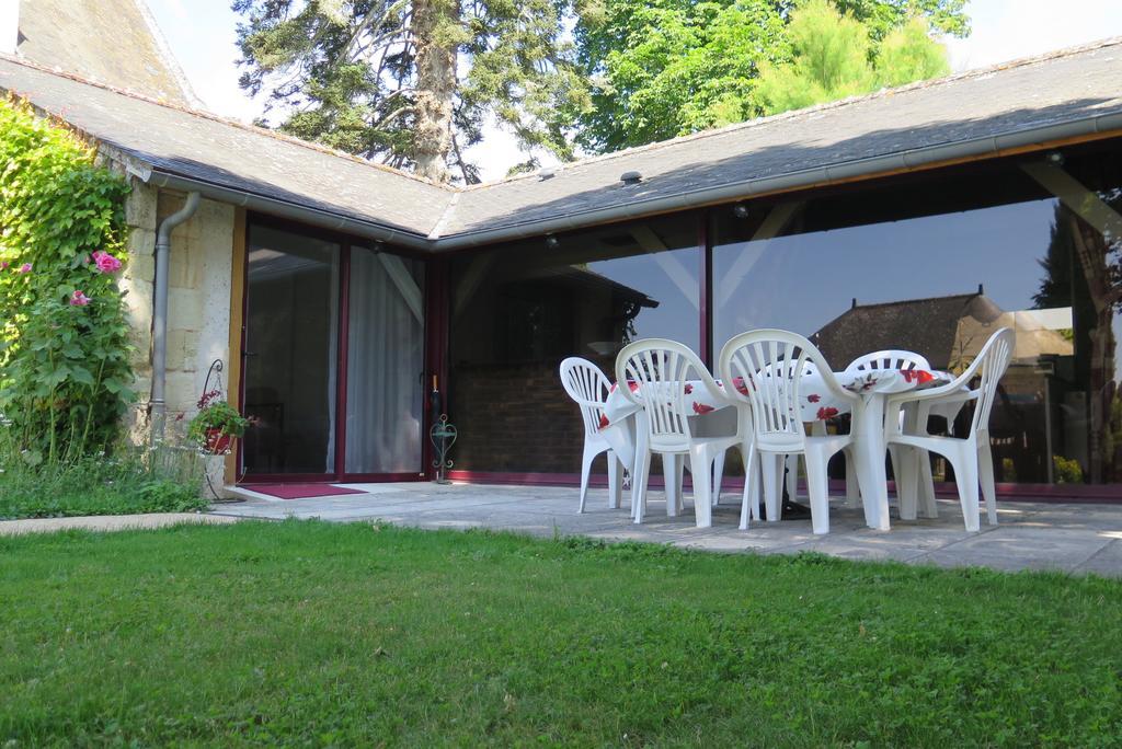 Manoir De L'Abbaye Bed & Breakfast Seuilly Bagian luar foto