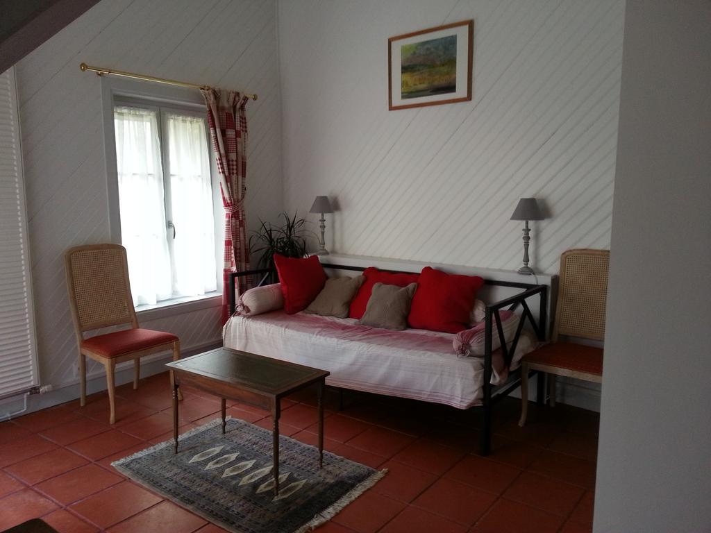 Manoir De L'Abbaye Bed & Breakfast Seuilly Bagian luar foto