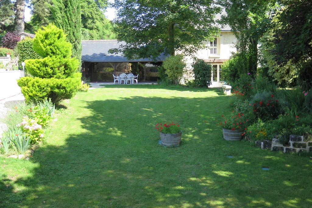 Manoir De L'Abbaye Bed & Breakfast Seuilly Bagian luar foto