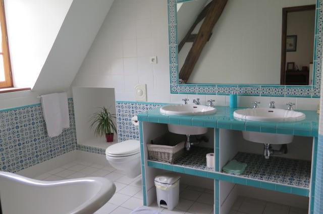 Manoir De L'Abbaye Bed & Breakfast Seuilly Bagian luar foto